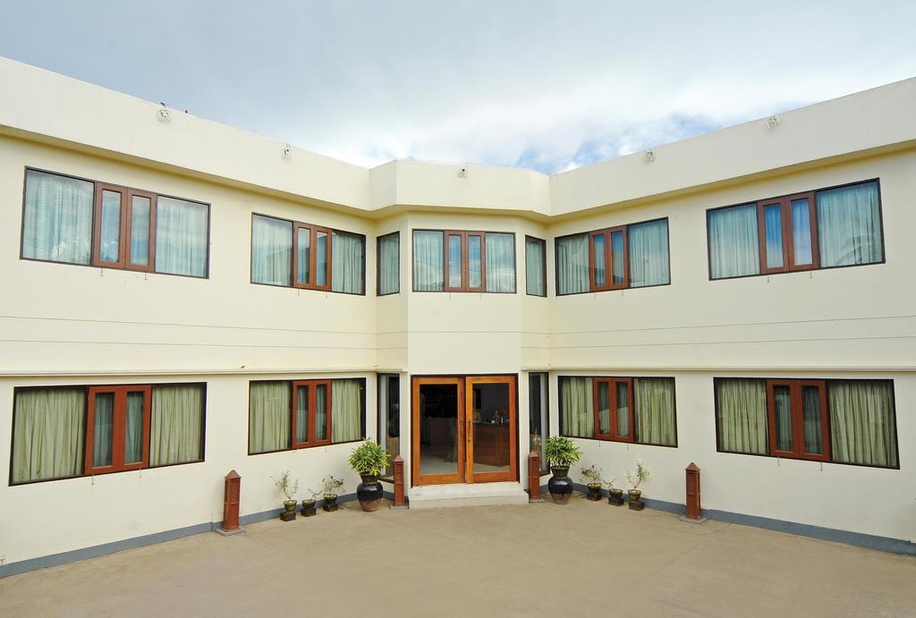 Amazing Kaytu Hotel Taungoo Exterior foto